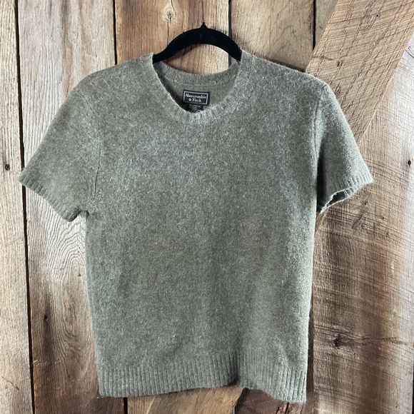 Abercrombie & Fitch Sweaters - Abercrombie & Fitch Lambswool & Rabbit Hair Blend Olive Green Short SleeveSize M